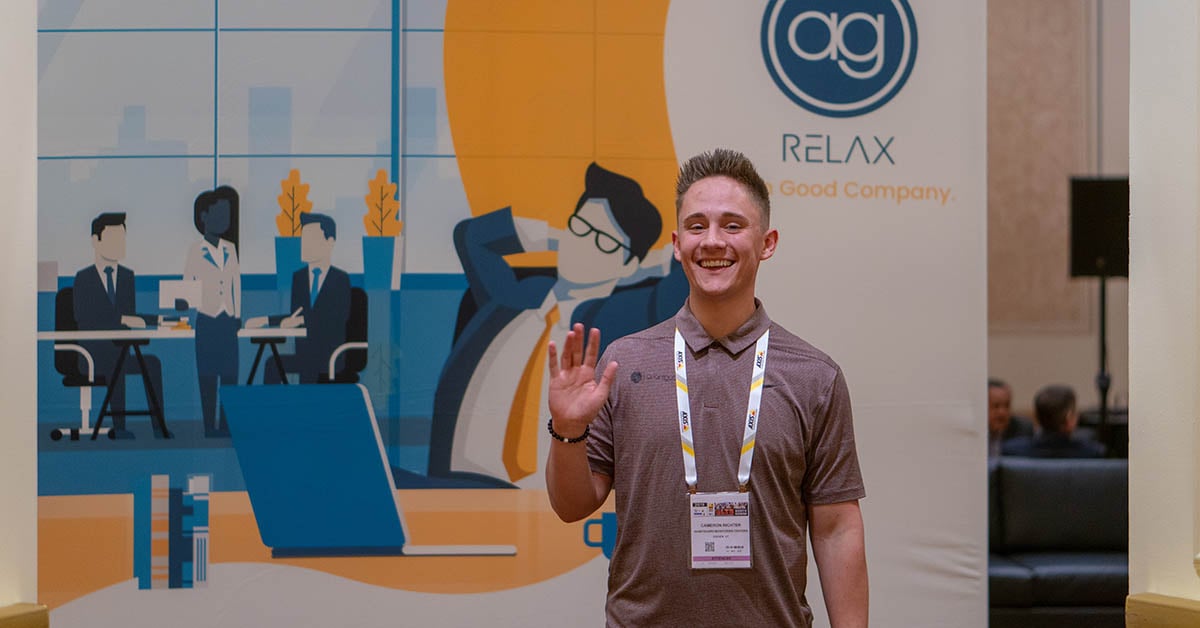 cameron-richter-waving-relax-room-isc-west-2019