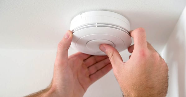 installing-smoke-c02-detector